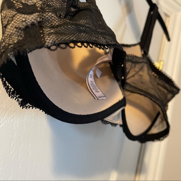 Victoria’s Secret Bra - Picture 5 of 7